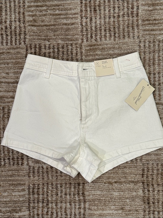 Universal Thread Pants - Women's White Sailor Shorts - Universal Thread Size 6